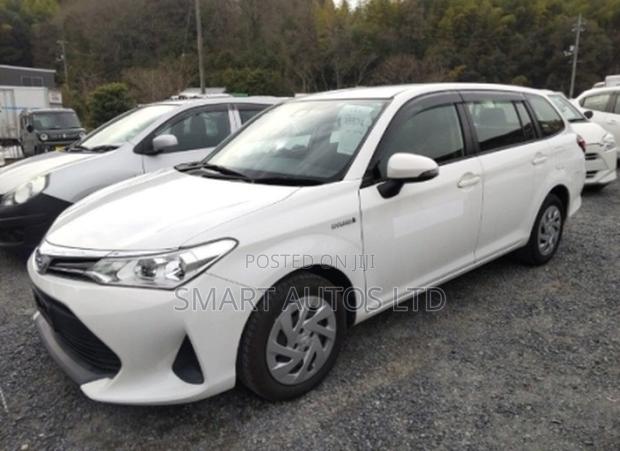 Toyota Corolla Fielder 1.5 Hybrid FWD 2018 Pearl