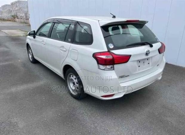 Toyota Corolla Fielder 2018 Off white