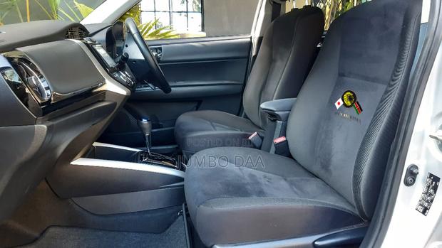 Toyota Corolla Fielder 1.5 Hybrid FWD 2018 Silver