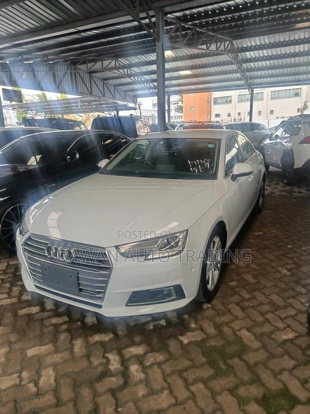 Audi A4 2.0T Premium FWD 2019 Black