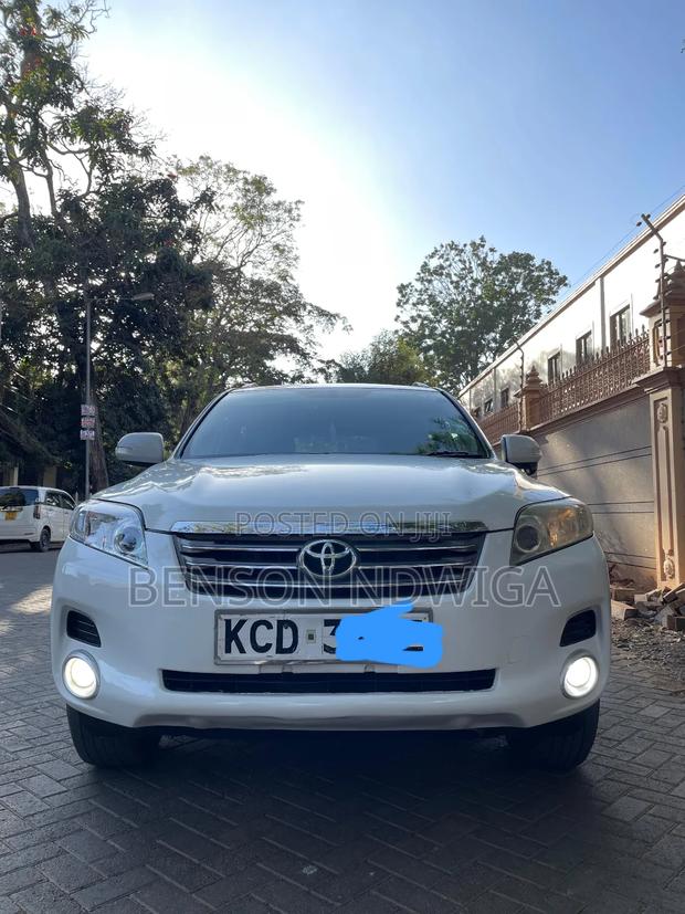 Toyota Vanguard 2009 White