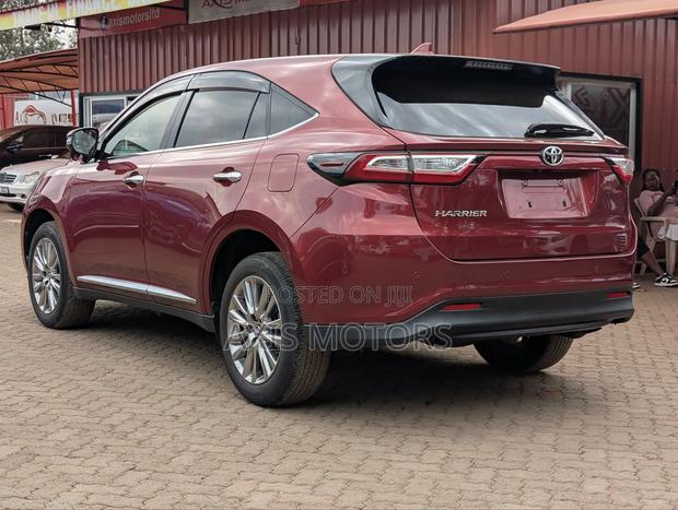 Toyota Harrier 2.0 2018 Red