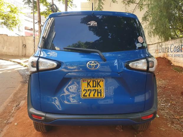 Toyota Sienta 2014 Blue