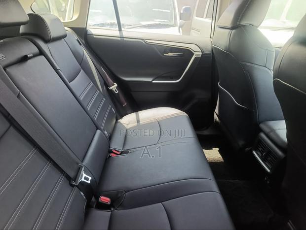 Toyota RAV4 2019 Gray