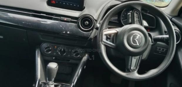Mazda Demio 2018 Pearl