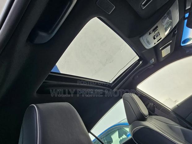Toyota Crown 2019 Silver