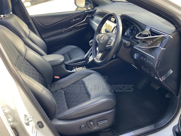 Toyota Harrier 2.5 Hybrid 4WD 2018 Pearl