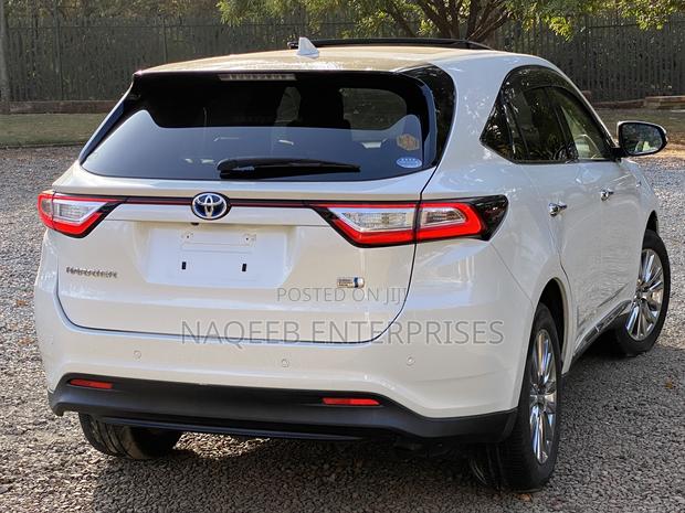 Toyota Harrier 2.5 Hybrid 4WD 2018 Pearl