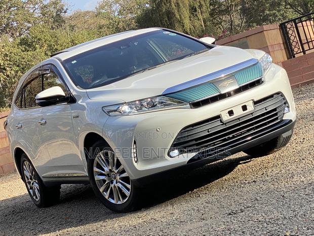 Toyota Harrier 2.5 Hybrid 4WD 2018 Pearl