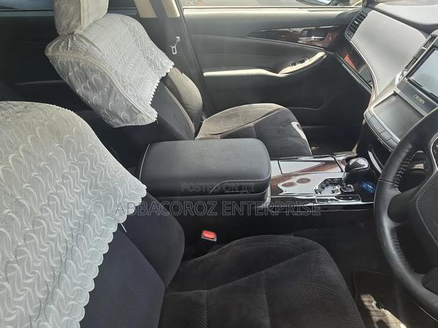Toyota Crown 2018 Black