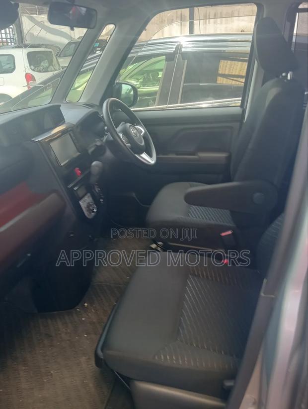 Toyota Roomy 2018 Silver
