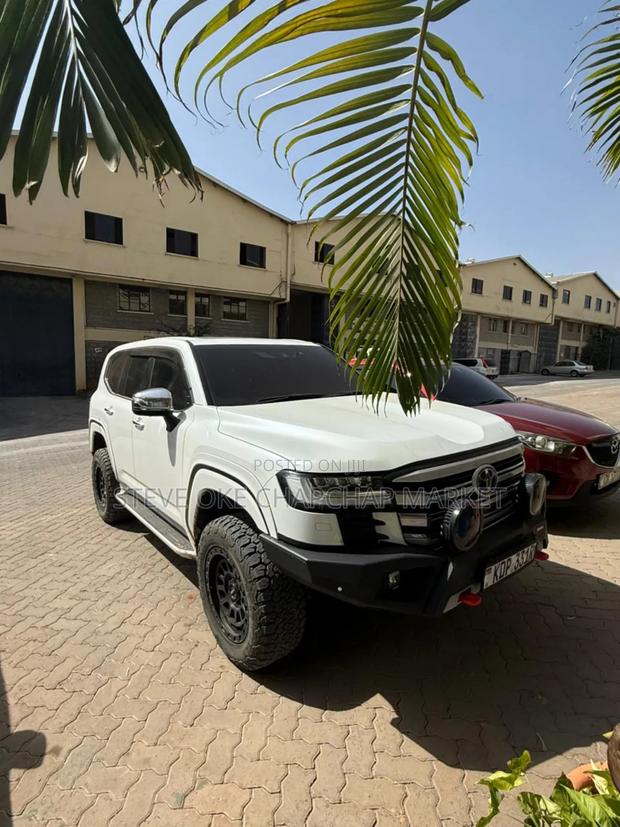 Toyota Land Cruiser 3.3 Diesel 4WD 2022 White