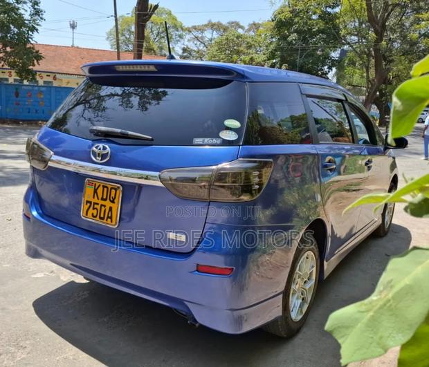 Toyota Wish 2017 Blue
