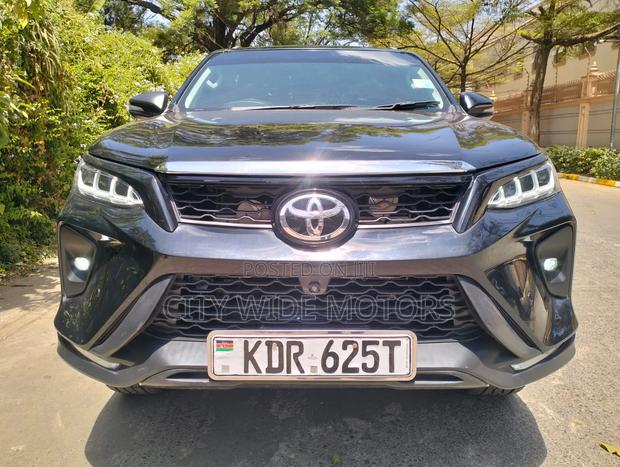 Toyota Fortuner 2017 Black