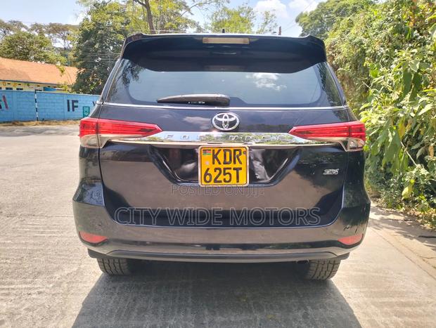 Toyota Fortuner 2017 Black