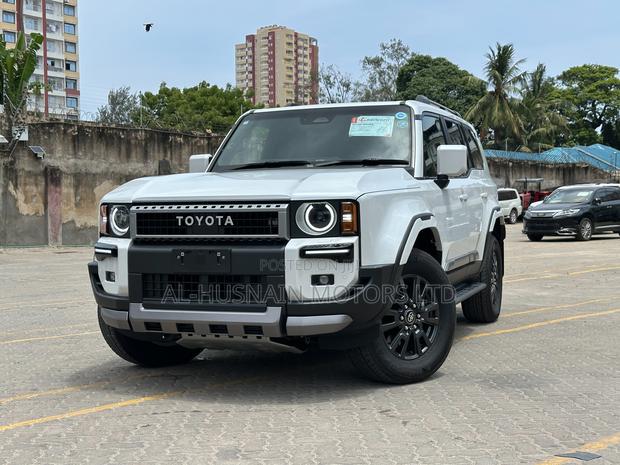 Toyota Land Cruiser Prado 2.8 2024 Pearl