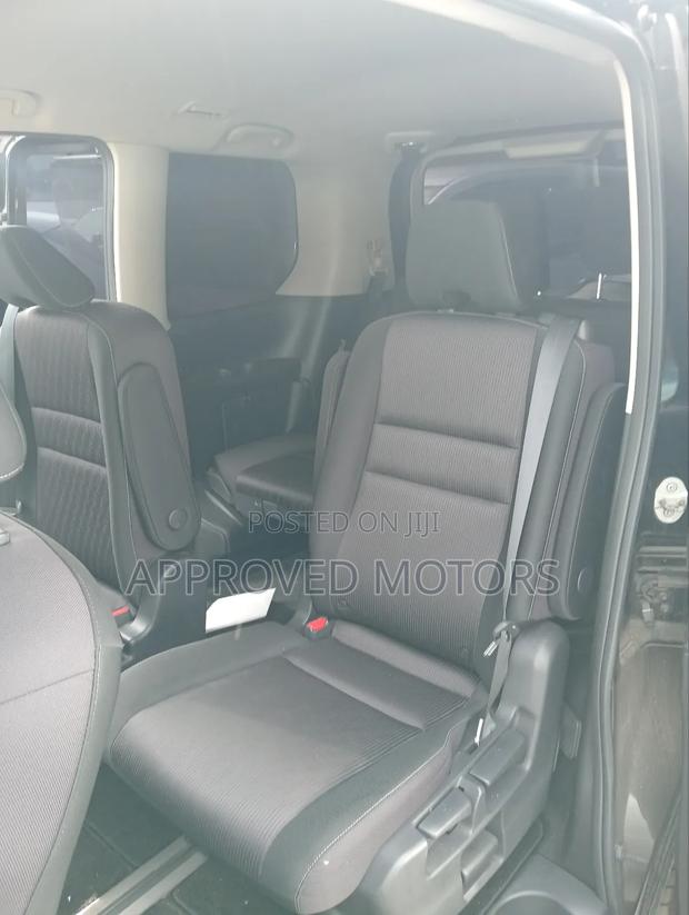 Nissan Serena 2018 Black