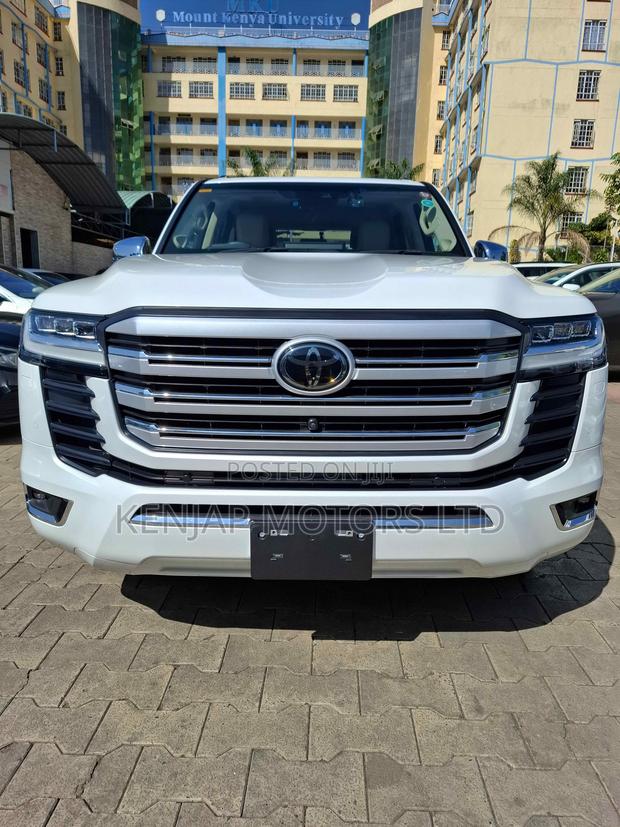 Toyota Land Cruiser 3.5 Petrol 4WD 2022 White