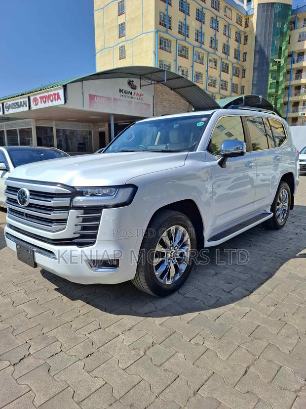 Toyota Land Cruiser 3.5 Petrol 4WD 2022 White