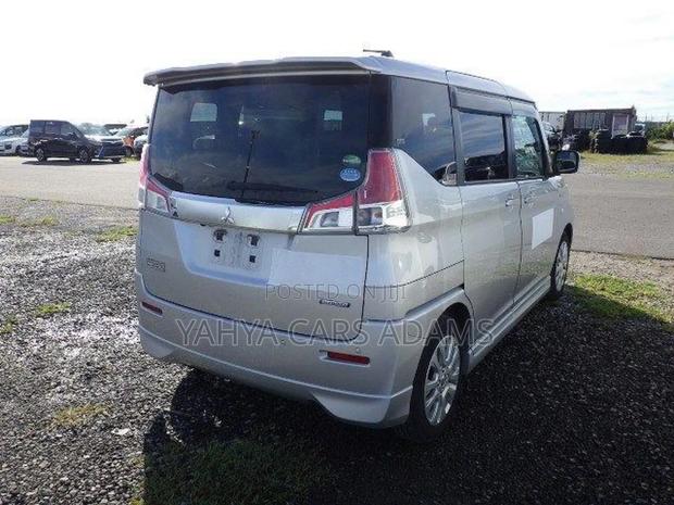 Mitsubishi Delica 2019 Silver