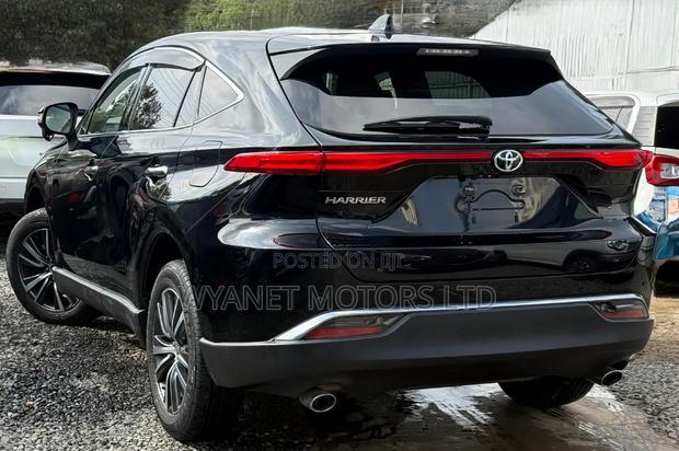 Toyota Harrier 2.0 2020 Black