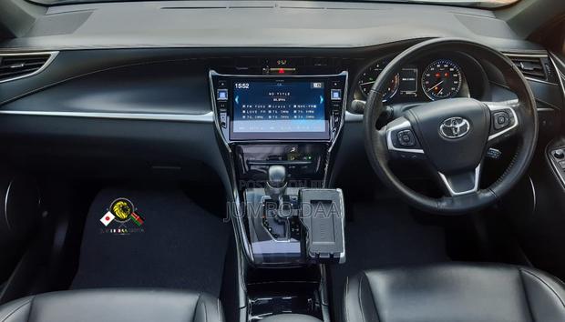 Toyota Harrier 2.0 4WD 2018 White