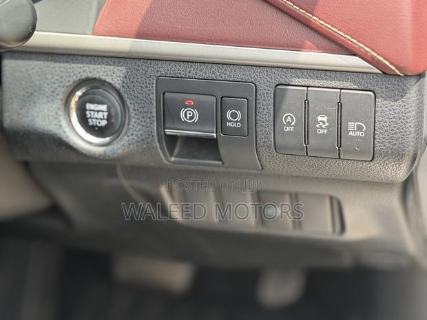 Toyota Harrier 2.0 2019 White