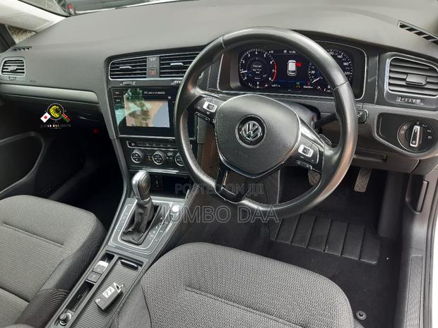 Volkswagen Golf TSI SE FWD 2018 White