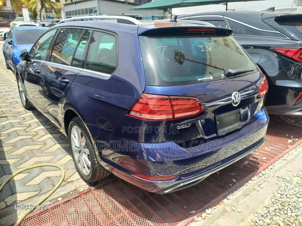 Volkswagen Golf Variant 2019 Blue