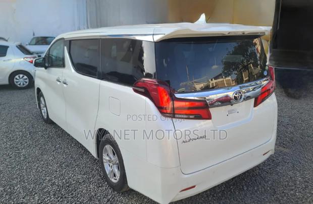 Toyota Alphard 2.5 Petrol FWD 2019 White