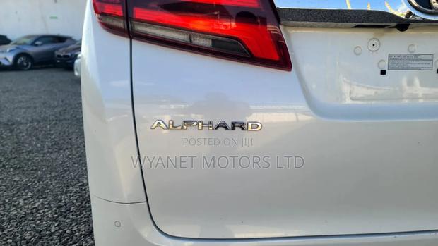 Toyota Alphard 2.5 Petrol FWD 2019 White