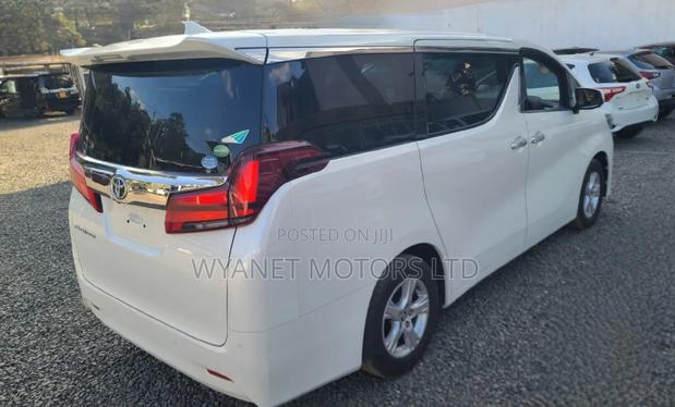 Toyota Alphard 2.5 Petrol FWD 2019 White