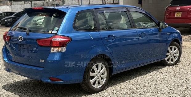 Toyota Corolla Fielder 2018 Blue