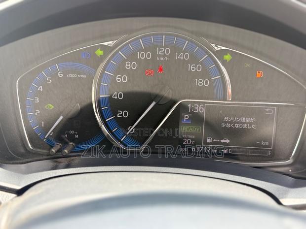 Toyota Corolla Fielder 2018 Blue