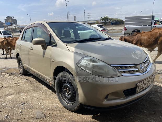 Nissan Tiida 1.5L 16V 2010 Gold