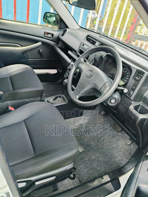 Toyota Probox 1.5 DX 2WD 2018 White