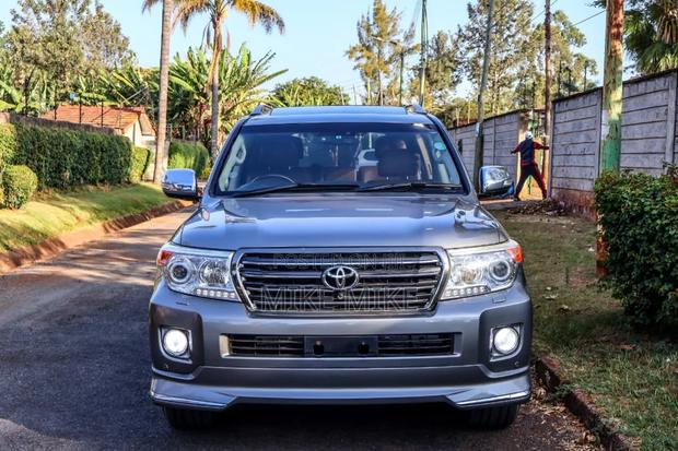 Toyota Land Cruiser 2015 Silver