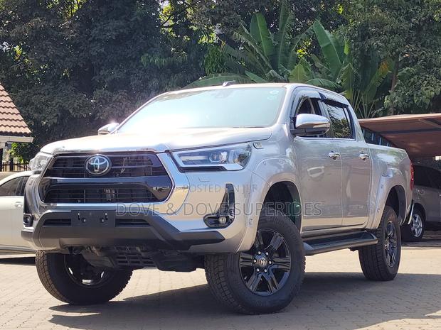 Toyota Hilux Revo Double Cab Deisel 2.4 AWD 2022 Silver