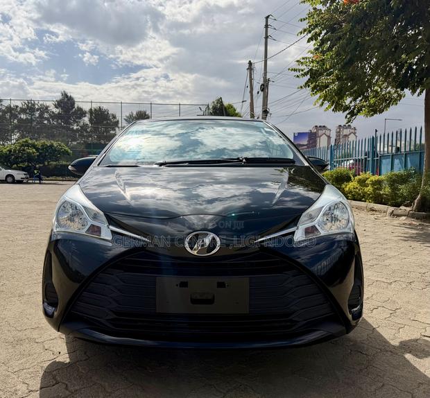 Toyota Vitz 2018 Black