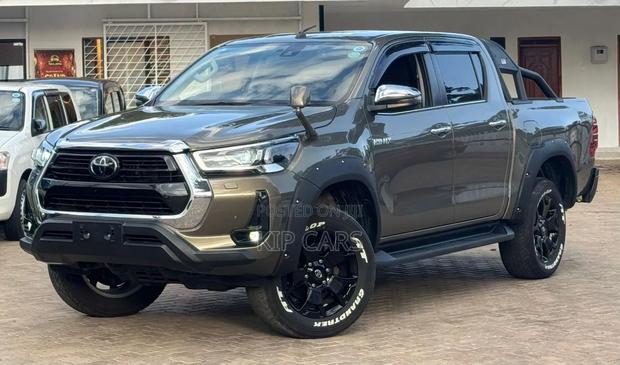 Toyota Hilux Revo Double Cab Deisel 2.4 AWD 2020 Gray
