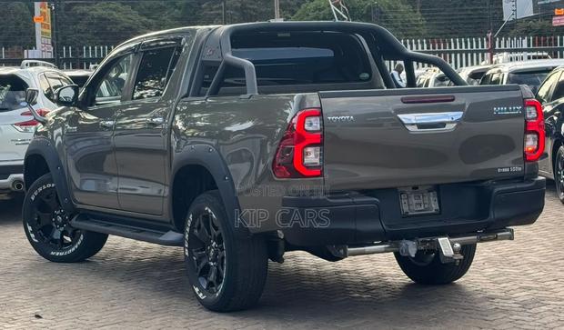 Toyota Hilux Revo Double Cab Deisel 2.4 AWD 2020 Gray