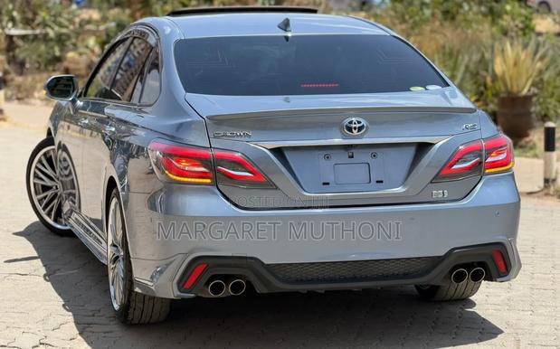 Toyota Crown 2019 Gray