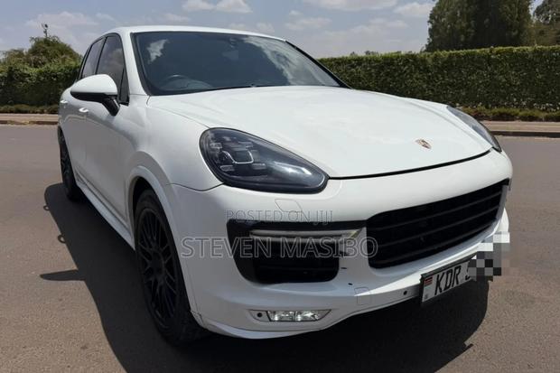 Porsche Cayenne GTS 4dr SUV AWD (3.6L 6cyl Turbo 8A) 2015 White