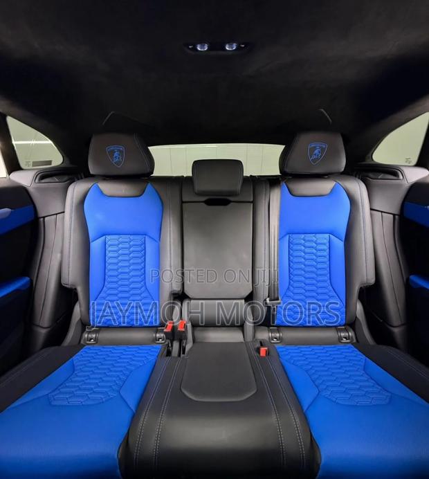 Lamborghini Urus 2021 Blue