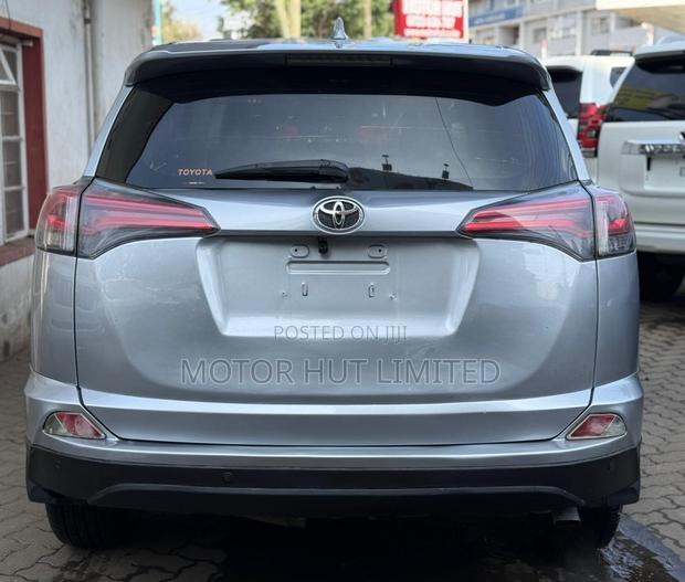 Toyota RAV4 2016 Silver