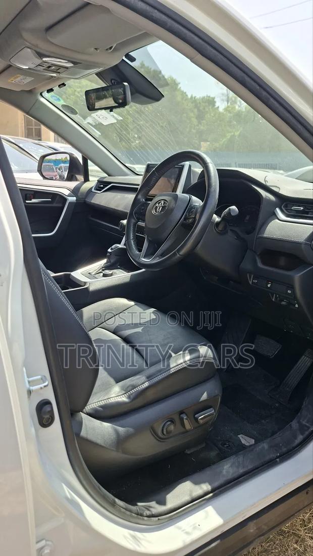 Toyota RAV4 2019 White