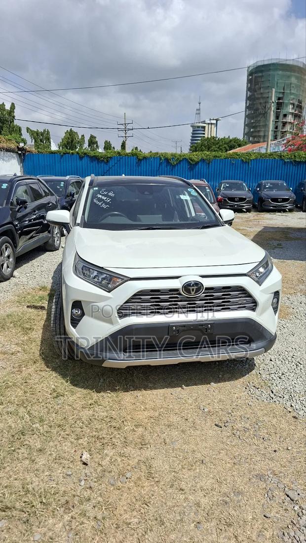 Toyota RAV4 2019 White