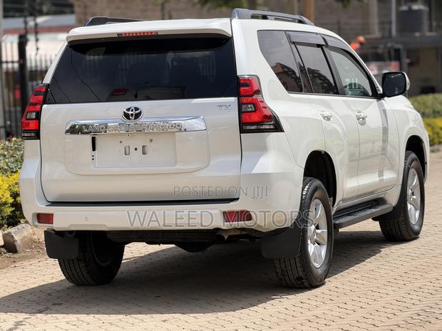 Toyota Land Cruiser Prado 2.7 2019 White