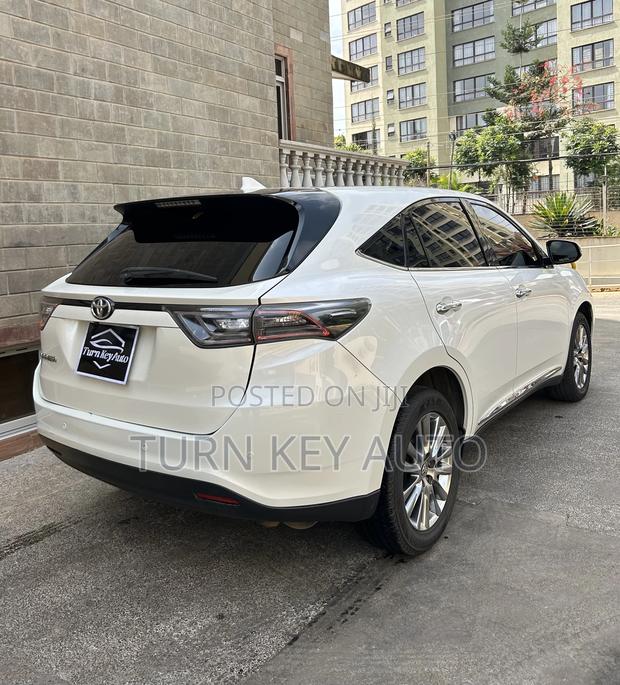 Toyota Harrier 2.0 2014 White