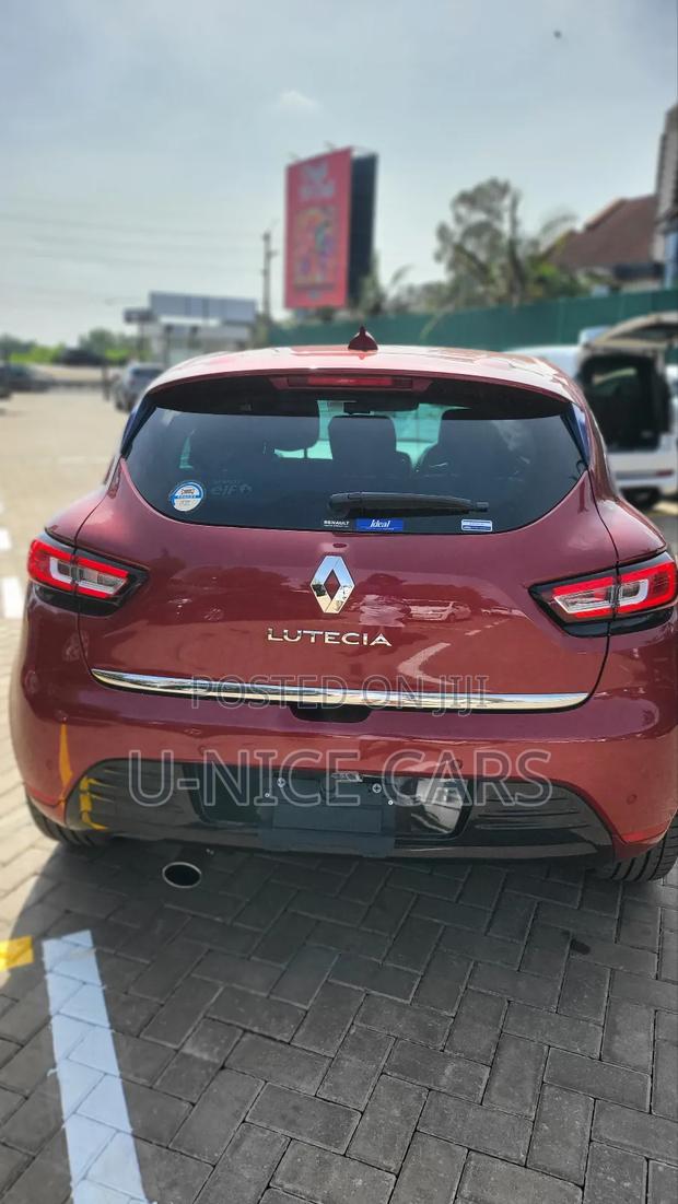 Renault Lutecia 2018 Maroon